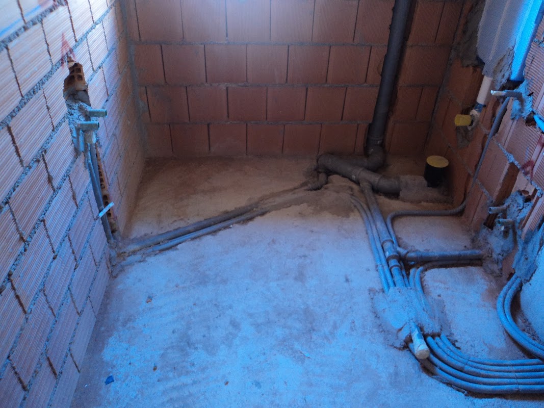 Lavoro IDRAULICO BIANCHERI ROBERTO