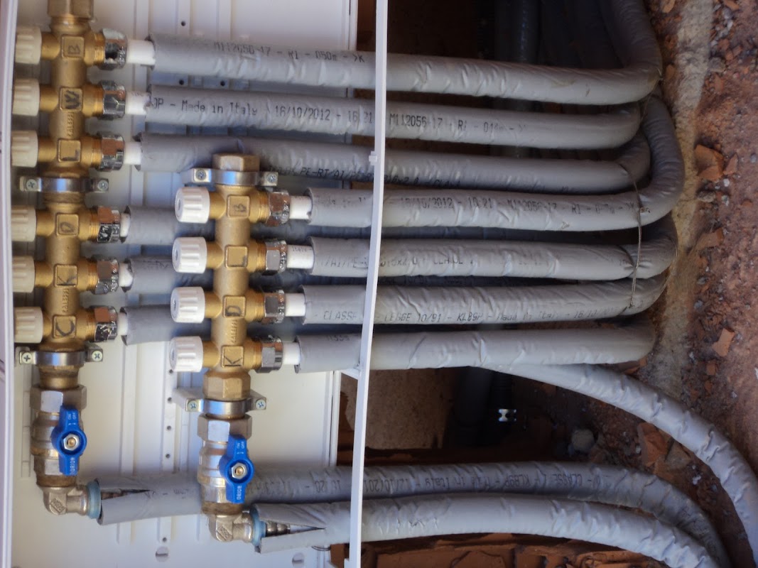 Lavoro IDRAULICO BIANCHERI ROBERTO